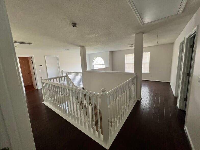 Building Photo - 4294 Defoors Farm Trl