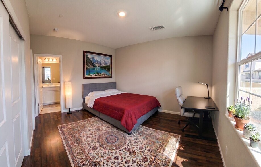 Building Photo - 3069 Meadow Run Walk