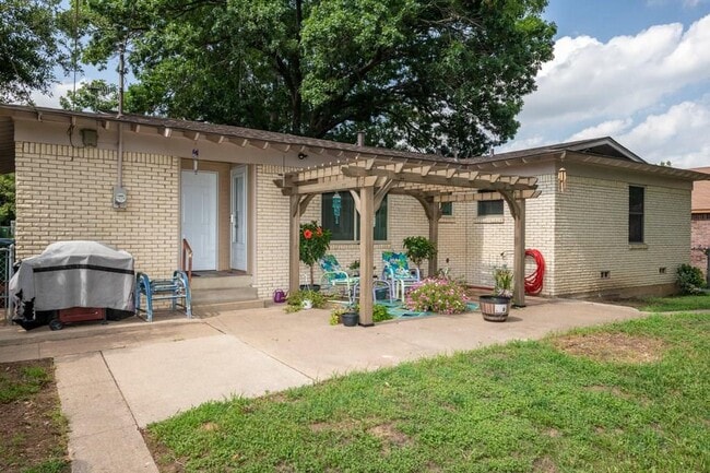 Building Photo - 7012 Greenlee St
