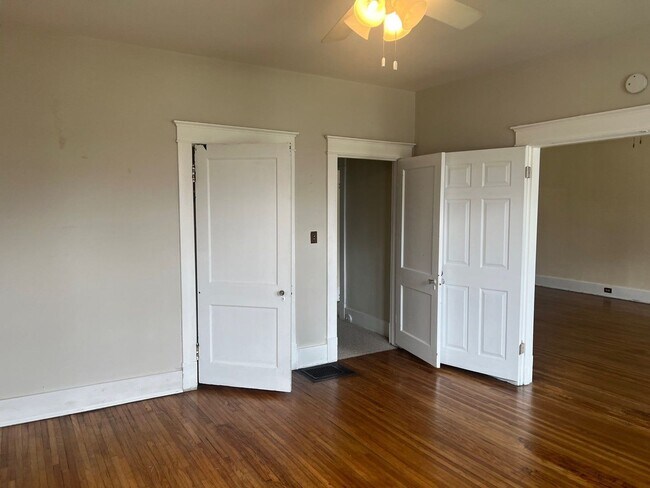 Building Photo - 2502 Blair Blvd