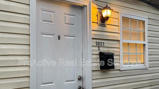 Building Photo - 3027 Peronne Ave