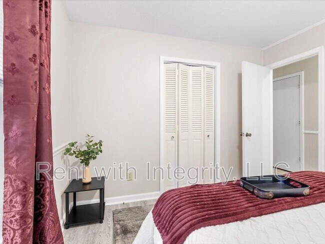 Building Photo - 1835 Portland Ave