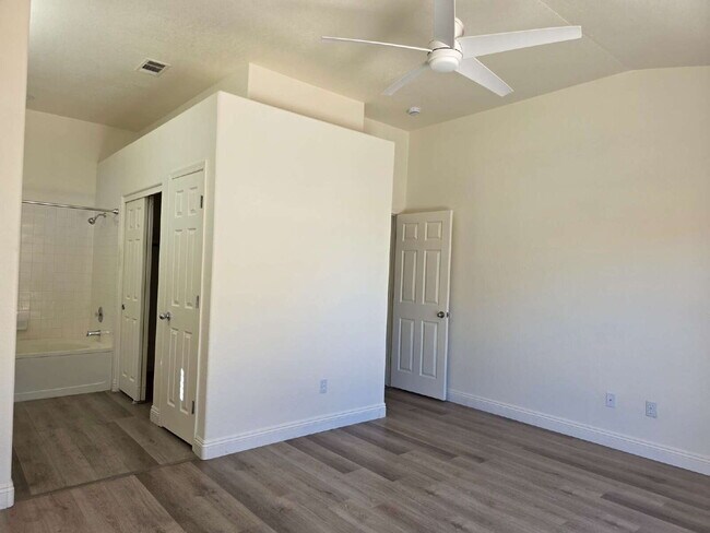 Building Photo - 8712 Cypresswood Ave