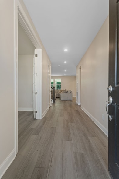 Building Photo - 3038 Fernwood Ln