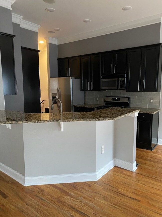 Building Photo - Elegant Intown Living in Carlyle Park – Beautiful 3BR/3.5BA Townhome