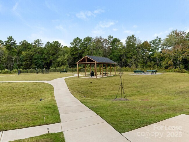 Building Photo - 1409 May Apple Dr