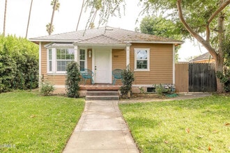 Building Photo - 900 N El Molino Ave