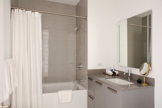 Building Photo - 60 E Randolph St