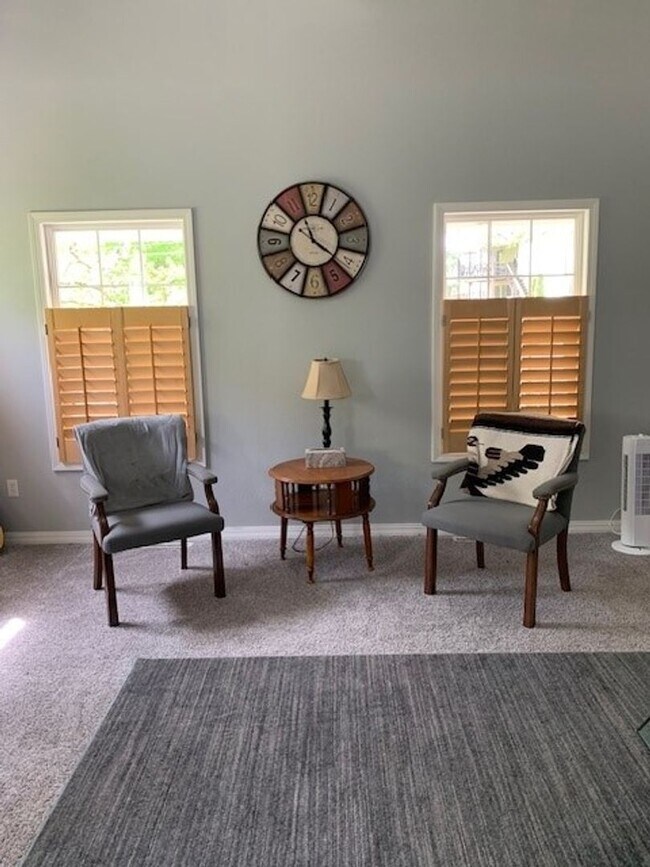 Building Photo - Furnished 4 Bedroom 3 Bath House in Kimberling City, MO with 2 car garage-Seasonal Lake View