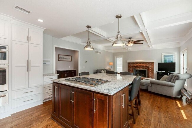 Building Photo - {5801} Spacious 2 Story Home in highly des...