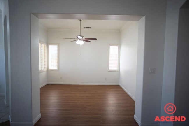 Building Photo - Beautiful Home Off of Coffee and Olive!