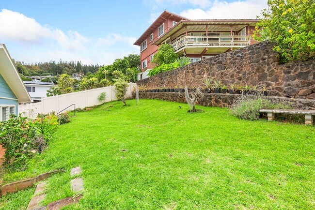 Building Photo - Charming 4-bedroom, 2-bathroom single-family home