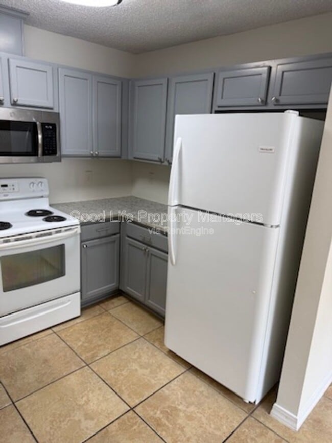 Building Photo - 9980 Bowman Ave