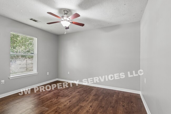 Building Photo - Charming 3-Bedroom Home in Abita Springs – Pet-Friendly Living | $1,750/Month Marketing Description