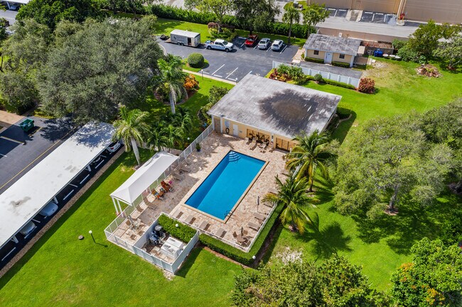 Building Photo - 300 N Hwy A1A