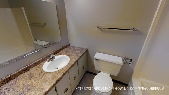 Building Photo - 701 Grove St