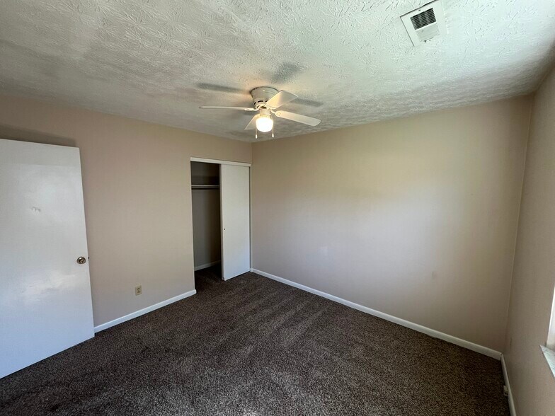 Building Photo - 157 Hickory Ln