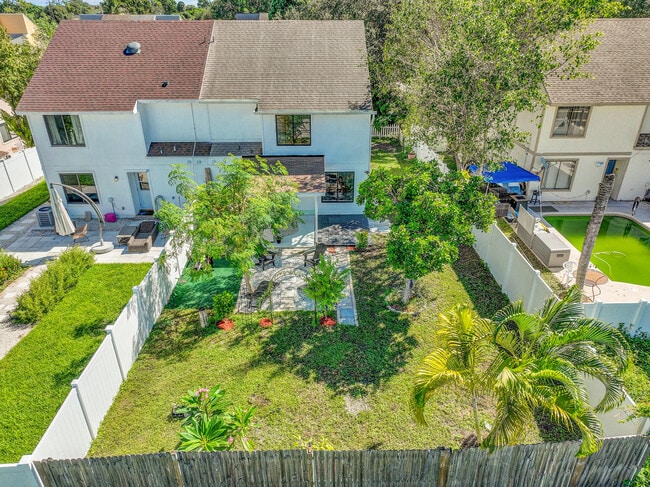 Building Photo - 9056 Green Meadows Way