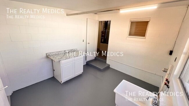 Building Photo - 2271 Northland Rd