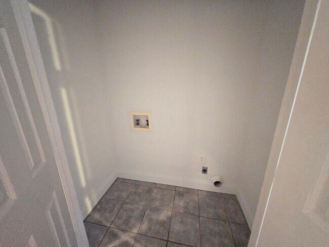 Building Photo - 1801 Archery Ln