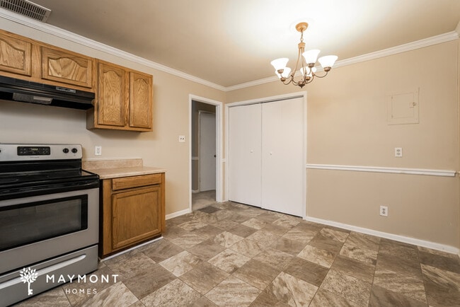 Building Photo - 355 Parkwood Ave