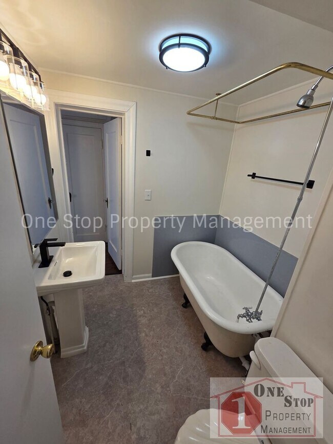 Building Photo - Beautiful 2 Bedroom 2 Bathroom in Independence!