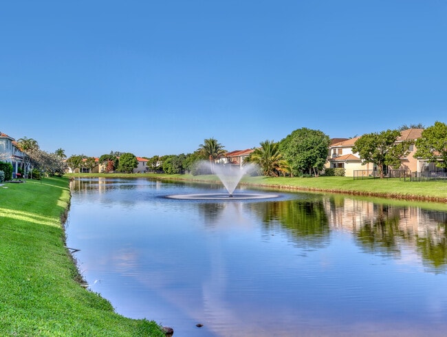 Building Photo - 2226 Oakmont Dr