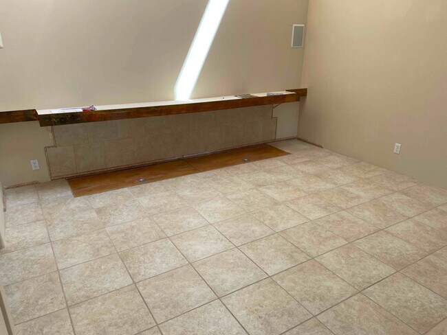 Building Photo - 4 Old Agua Fria Rd E