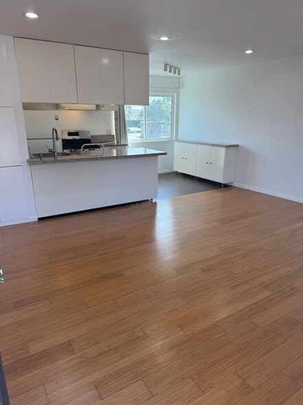 Interior Photo - CATO