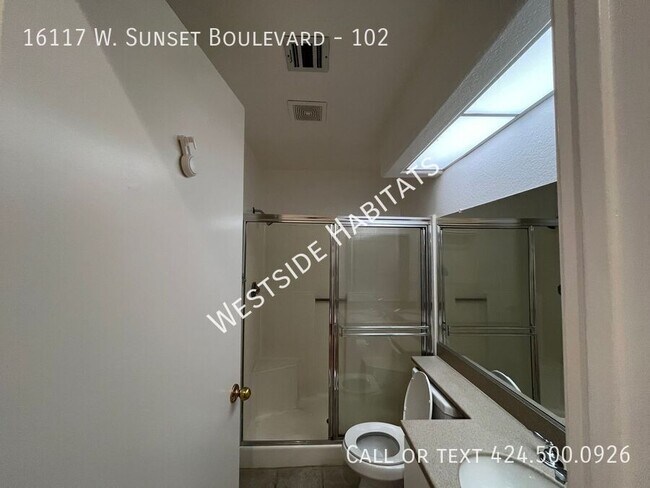 Building Photo - 16117 W Sunset Blvd