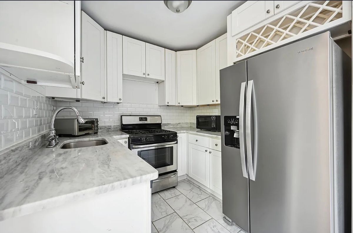 Building Photo - 939 Longfellow St NW