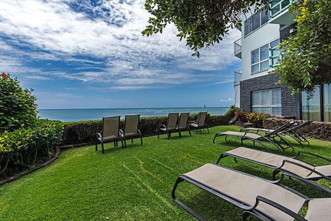 Building Photo - Diamond Head Ambassador #201