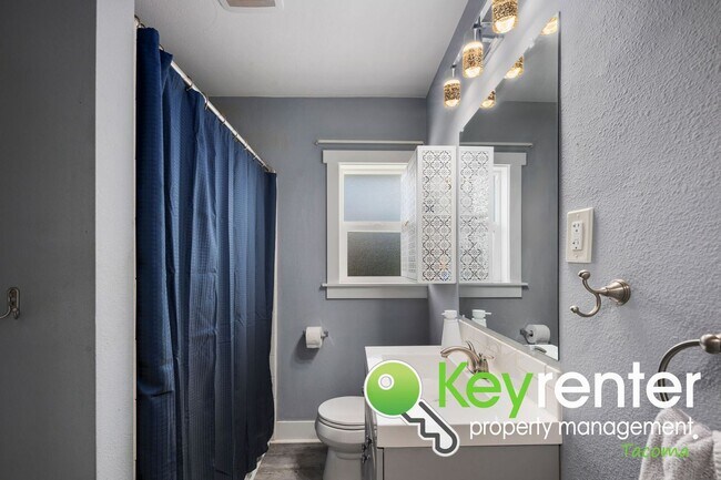 Building Photo - Remodeled Tacoma Gem with Private Yard, Ga...