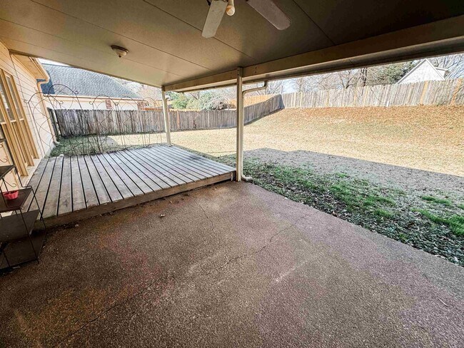 Building Photo - 624 Landing Party Ln
