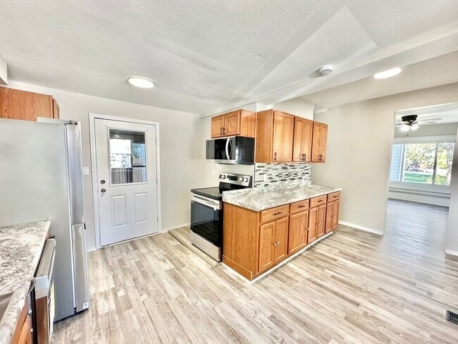 Building Photo - 1505 24th St