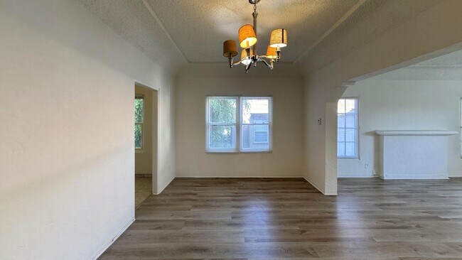 Building Photo - 8548 Alcott St