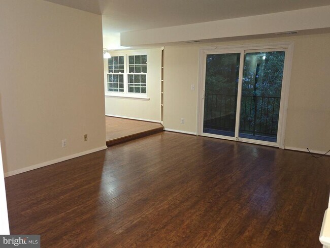 Building Photo - 111 Donzen Dr