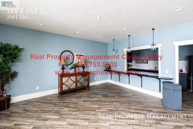 Building Photo - 144 E 745 S