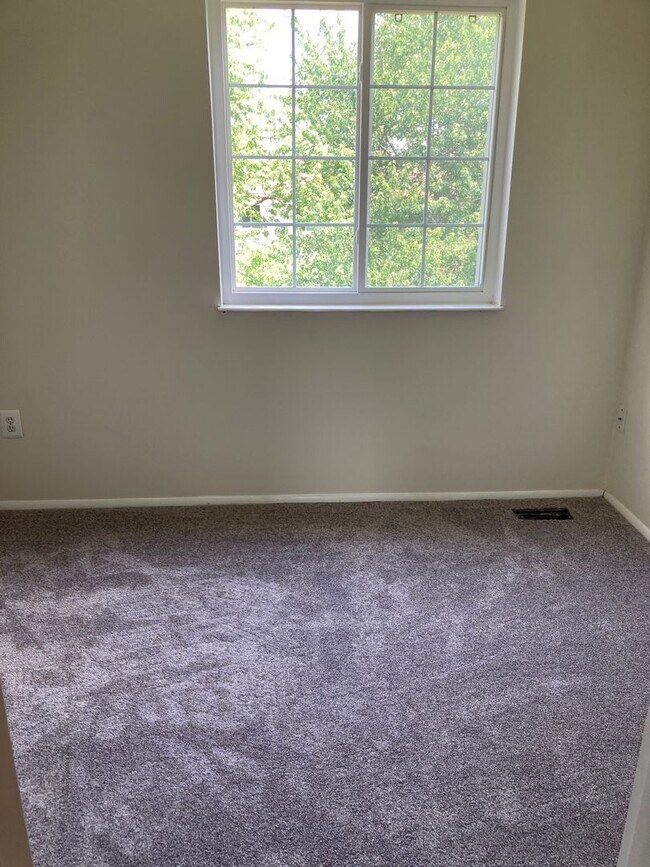 Building Photo - Farmbrook Rental