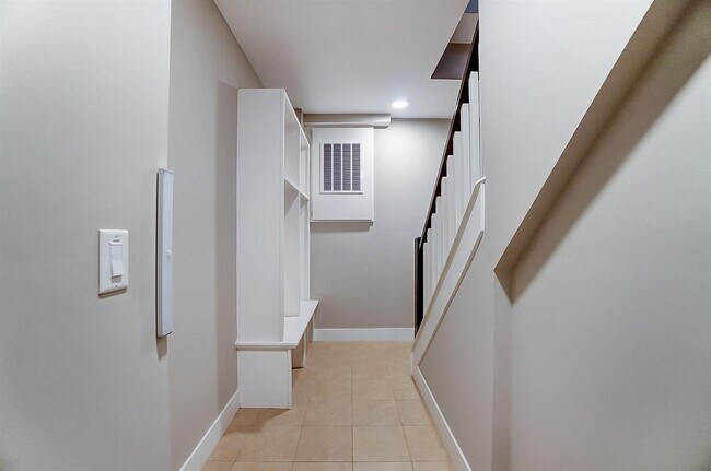 Building Photo - 438 Northern Ave