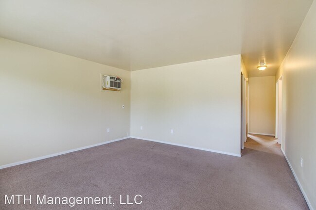 Building Photo - 2 br, 1 bath Apartment - 425 Meadowview St
