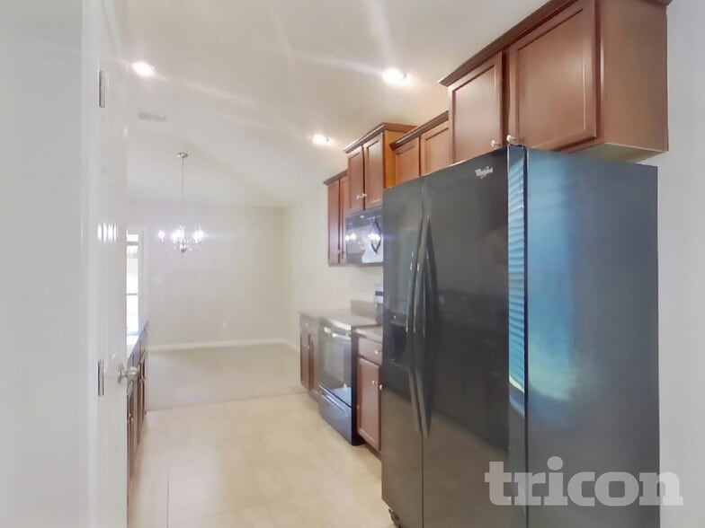 Building Photo - 97723 Albatross Dr