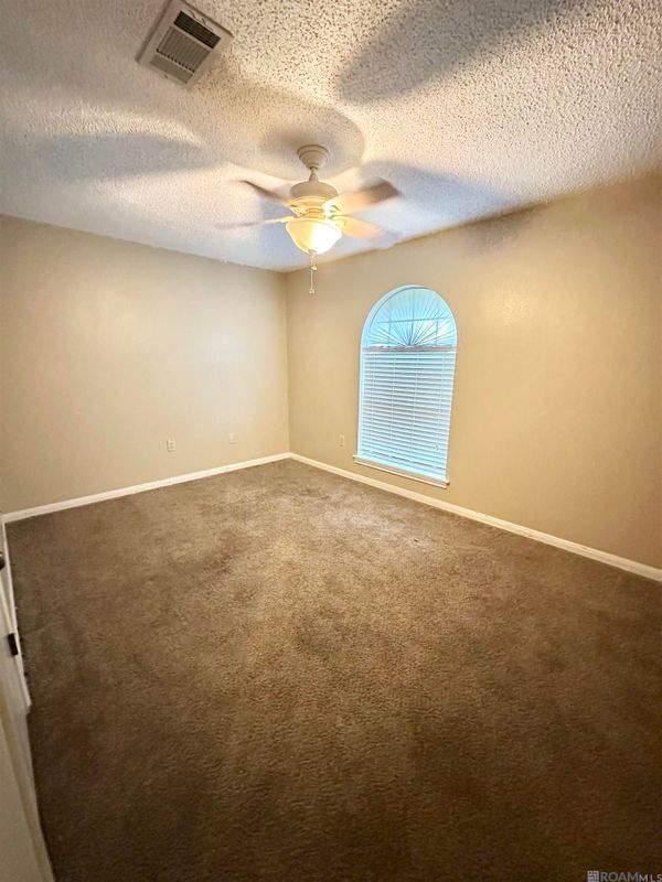 Building Photo - 3572 Madeira Dr
