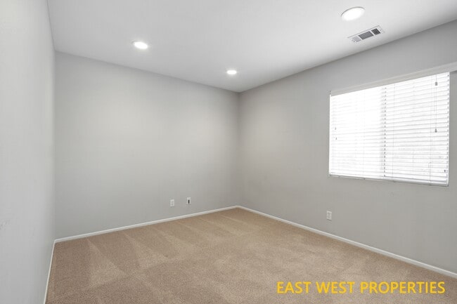 Building Photo - 2945 Schwendeman Ave