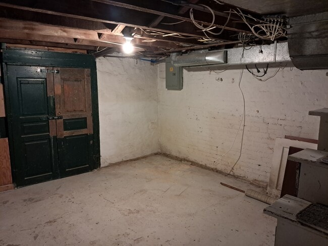 Building Photo - 941 Sargent Ave