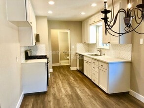 Building Photo - 3653 N Shirley Ave