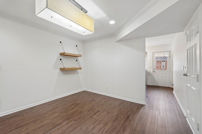 Building Photo - 219 Fairmont Ct