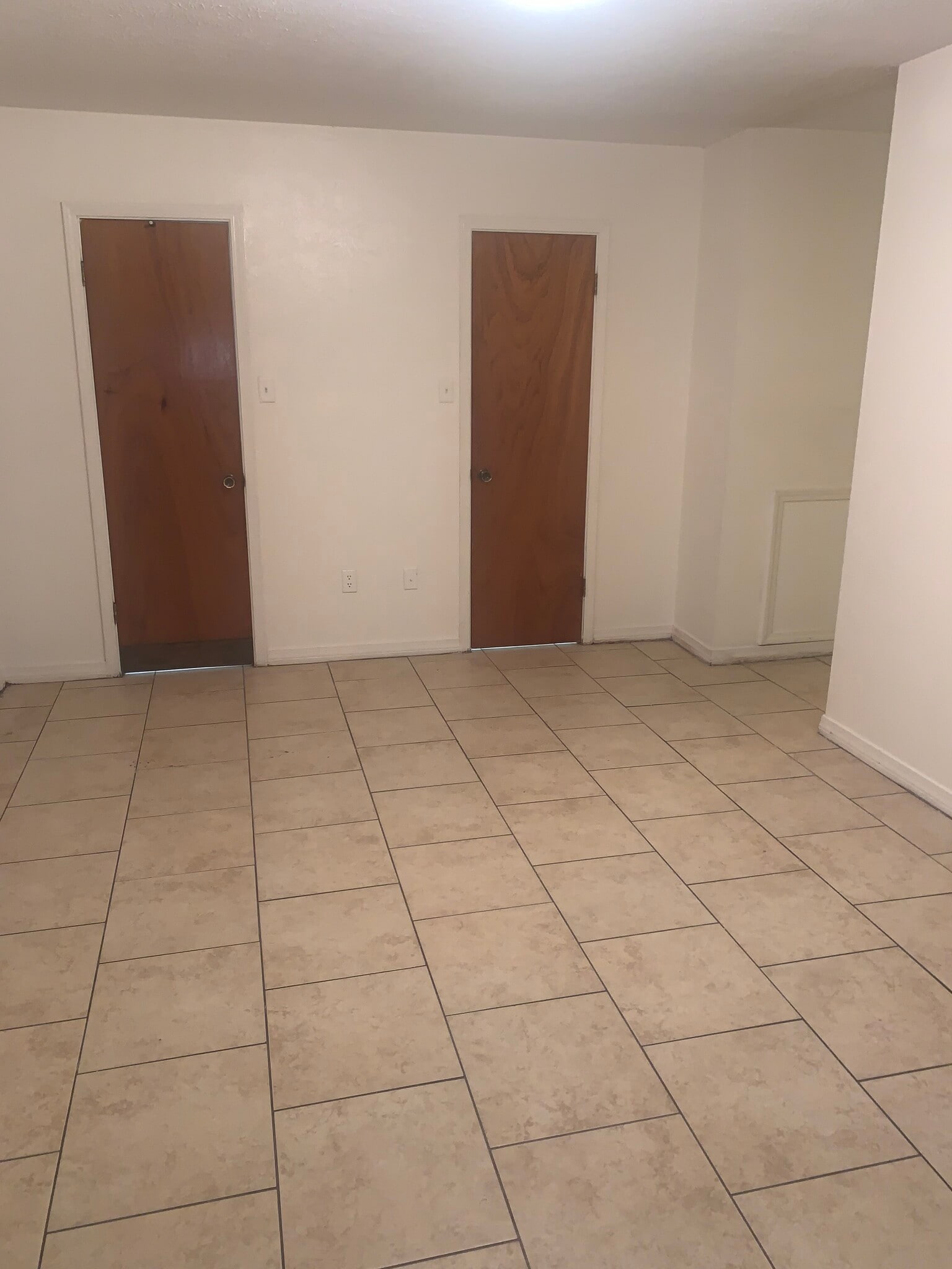 Building Photo - 315 Meadows Dr