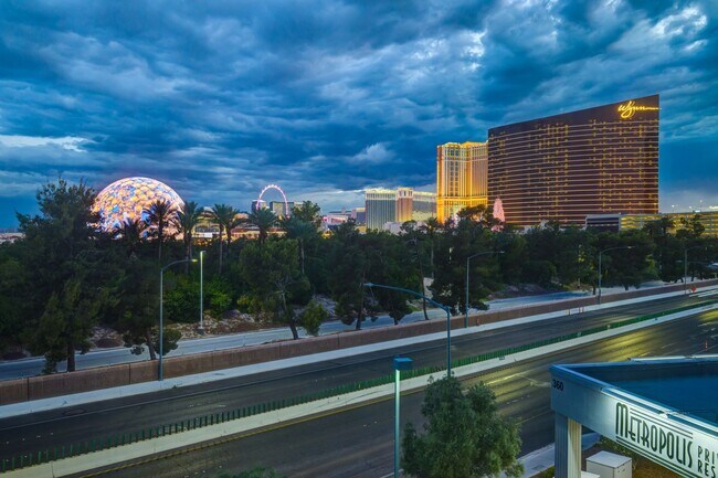 Building Photo - 360 E Desert Inn Rd