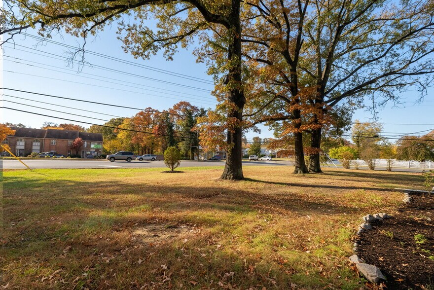 Building Photo - 6578 Edsall Rd